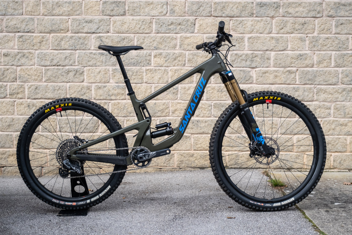 Ex Demo Santa Cruz Bronson Carbon CC - XO1 AXS Reserve Kit